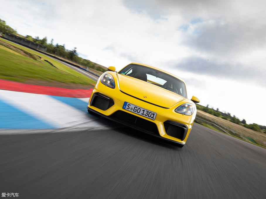 2019r718 Cayman GT4