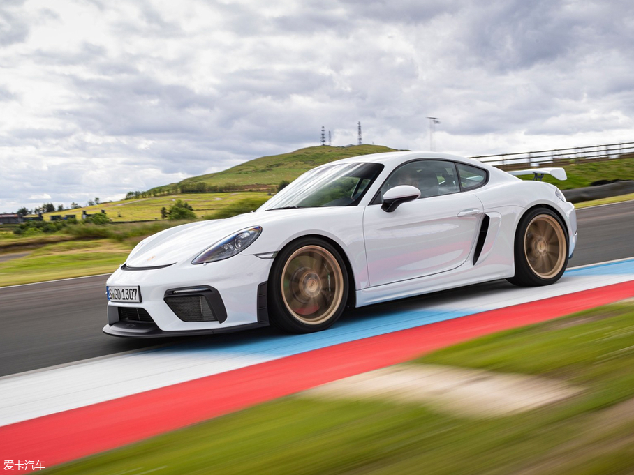 2019r718 Cayman GT4