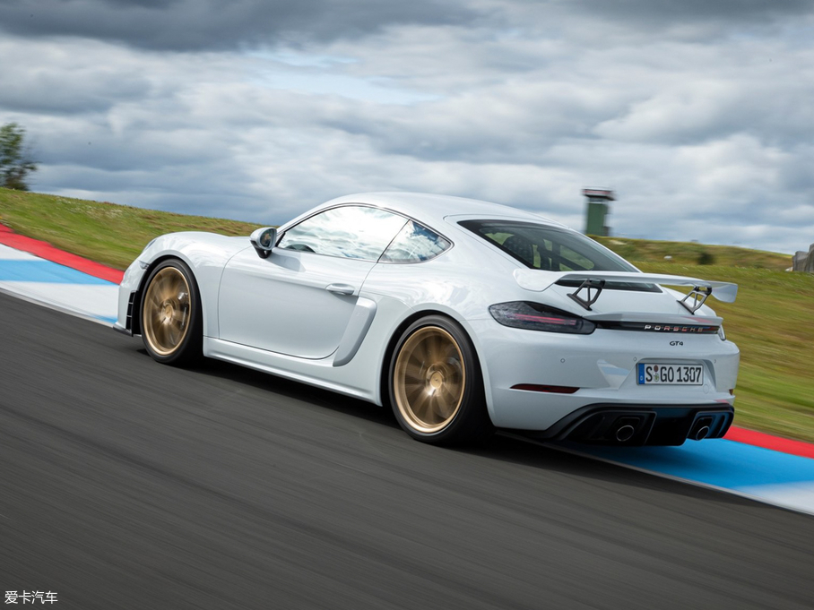 2019r718 Cayman GT4