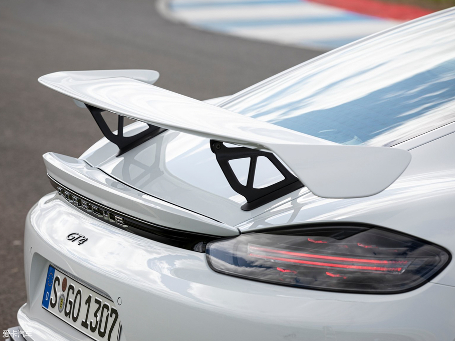 2019r718 Cayman GT4