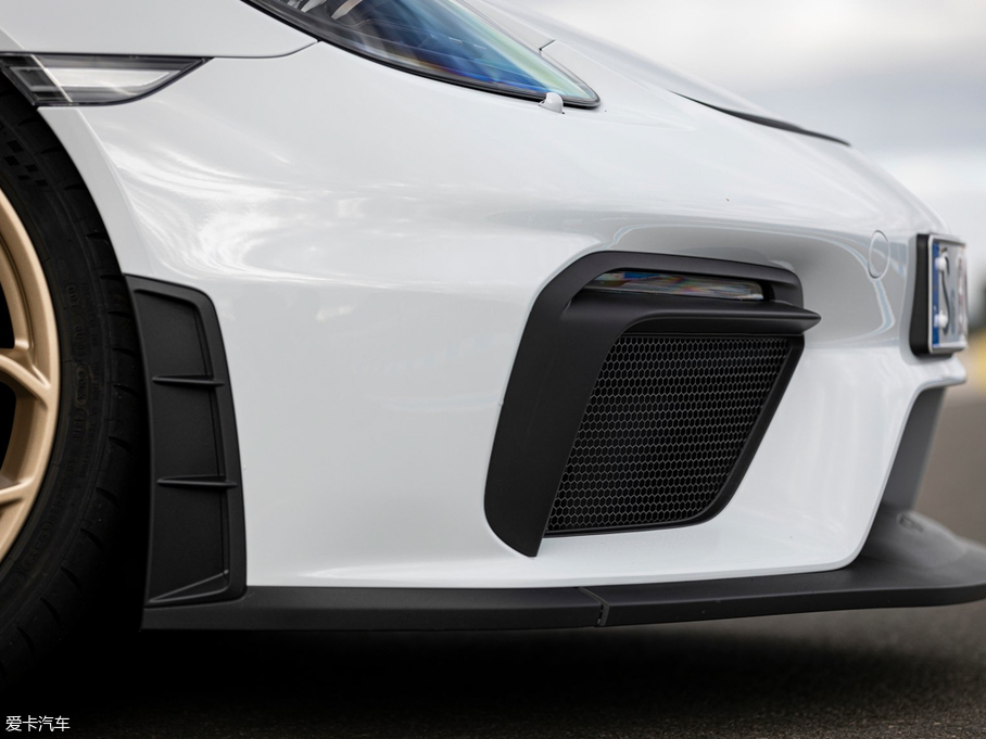 2019r718 Cayman GT4