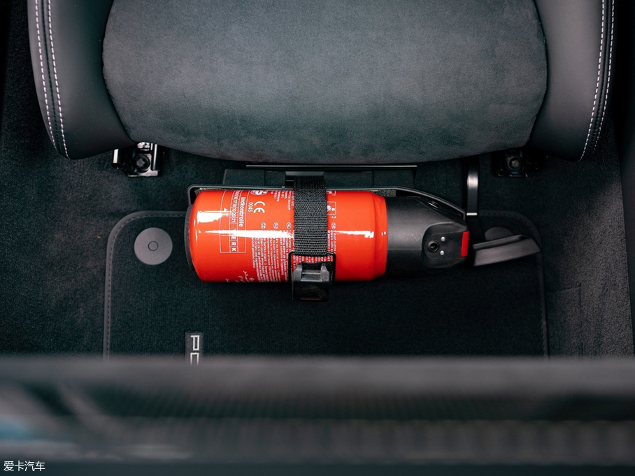 2019r718 Cayman GT4