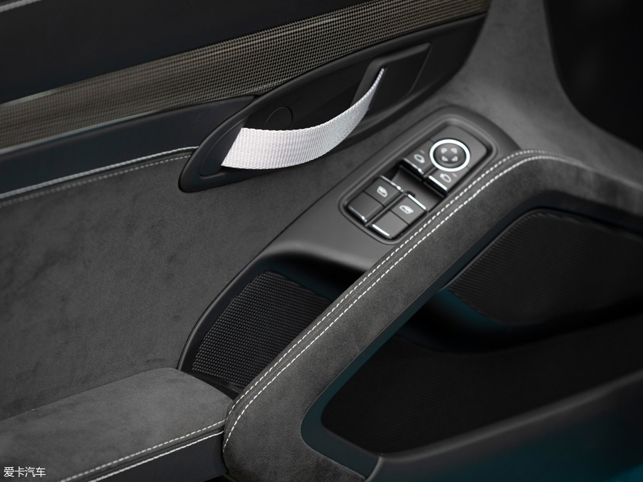 2019r718 Cayman GT4