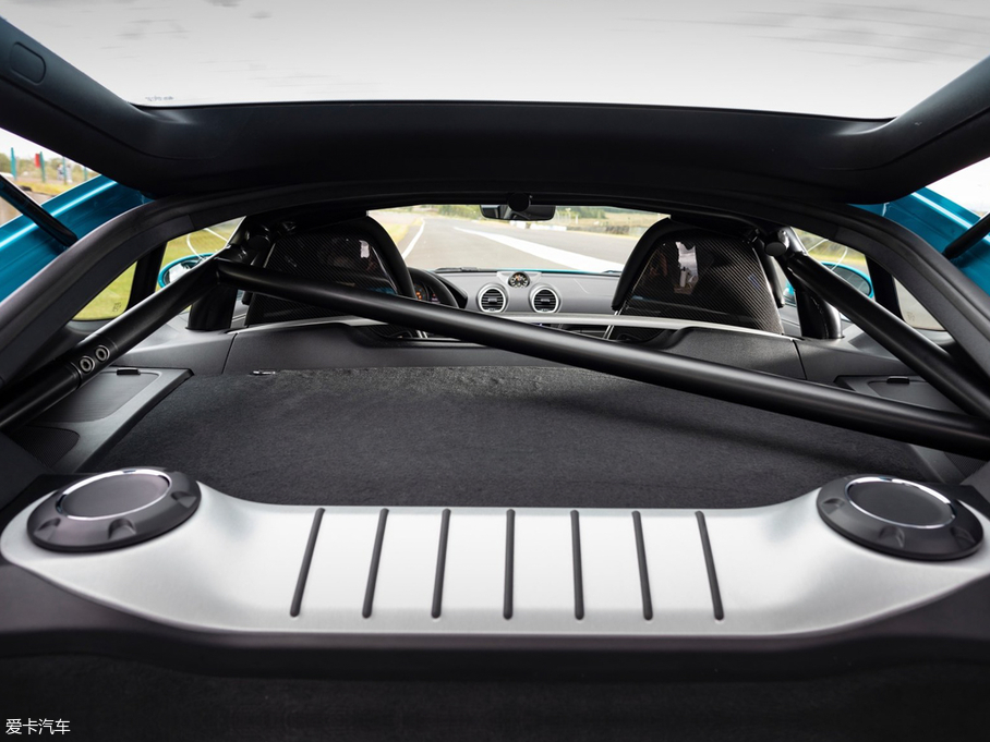 2019r718 Cayman GT4