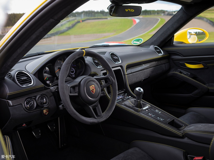 2019r(sh)718 Cayman GT4