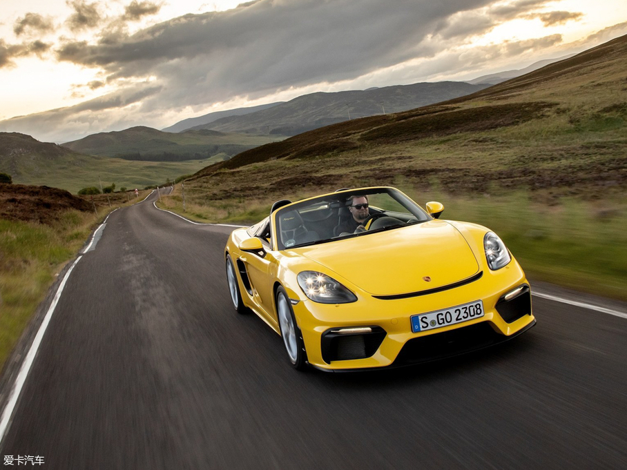 2019r(sh)718 Spyder