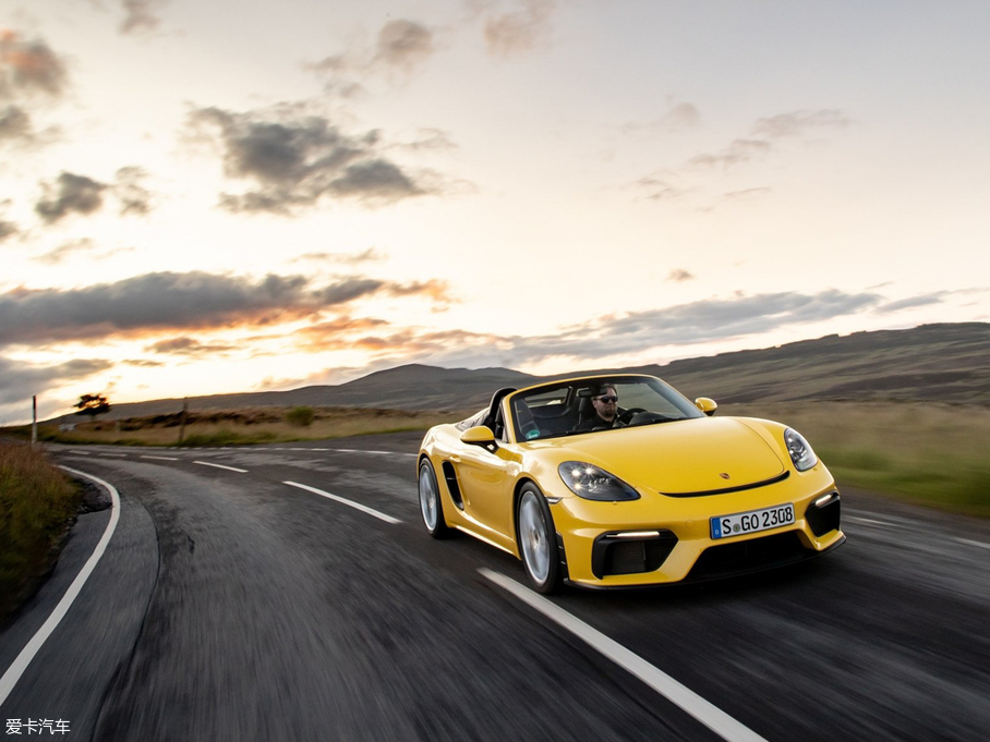 2019r(sh)718 Spyder