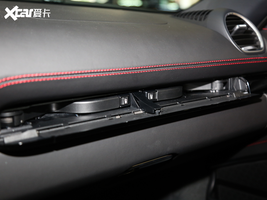 2019r(sh)718 Boxster T