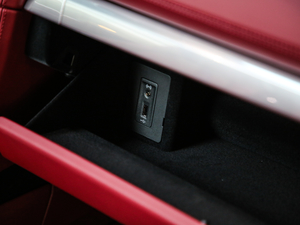 2018718 Boxster Spyder g