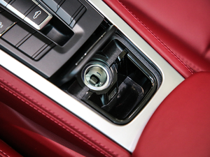 2018718 Boxster Spyder g