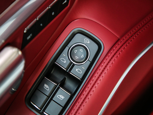 2018718 Boxster Spyder g