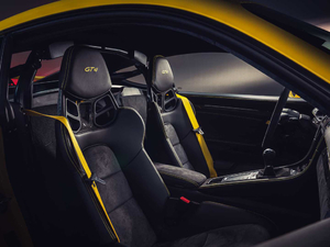 2019Cayman GT4 g