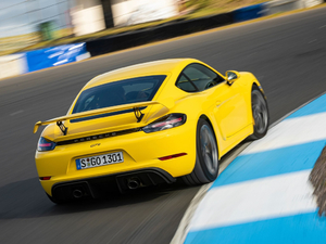 2019Cayman GT4 w^