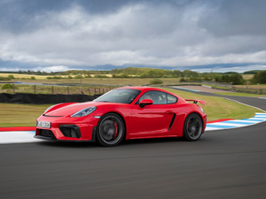 2019Cayman GT4 w^