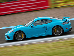 2019Cayman GT4 w^