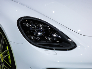 2019Turbo S E-Hybrid (ji)^