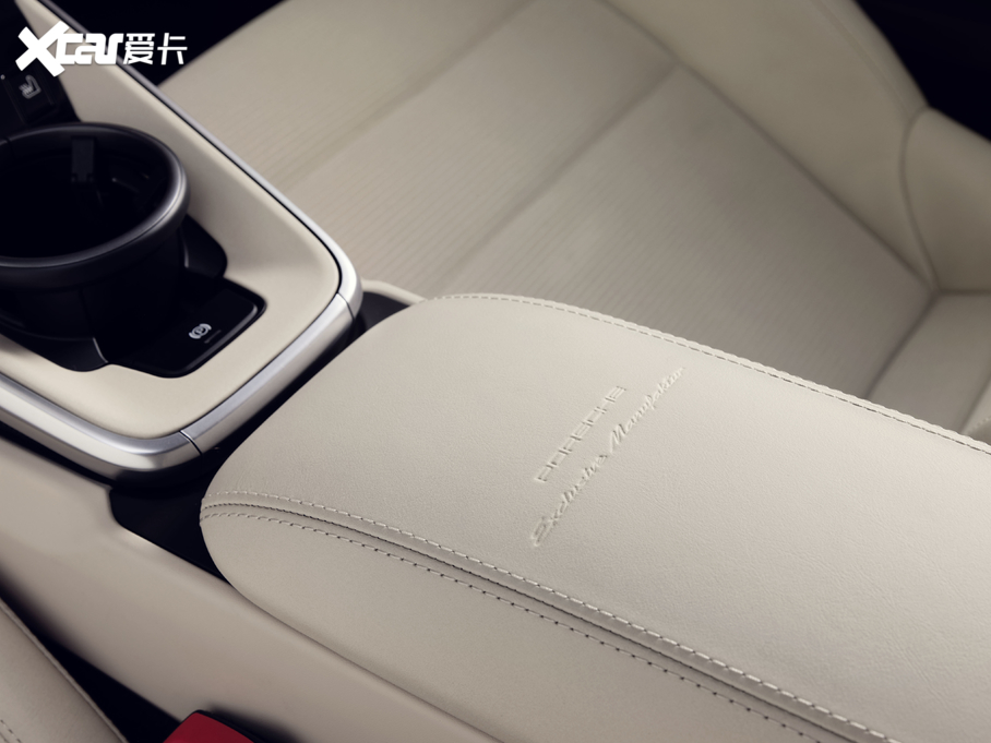 2020��r��911 Targa 4S 3.0T Heritage Design �؄e��