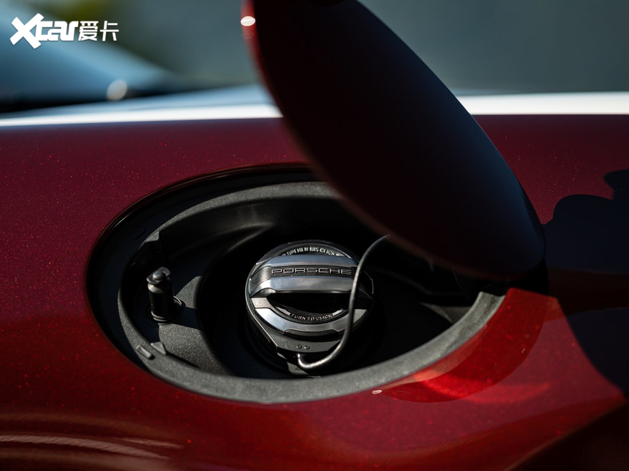 2020��r��911 Targa 4S 3.0T Heritage Design �؄e��