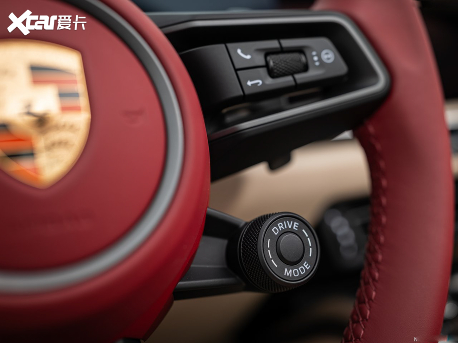 2020��r��911 Targa 4S 3.0T Heritage Design �؄e��