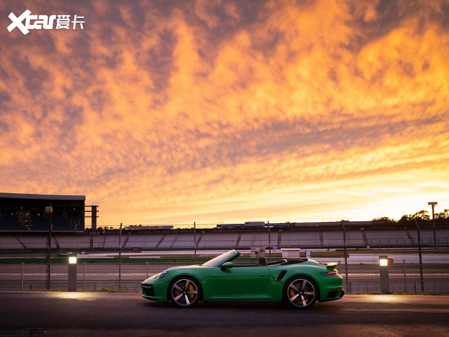 2020r(sh)911 Turbo Cabriolet