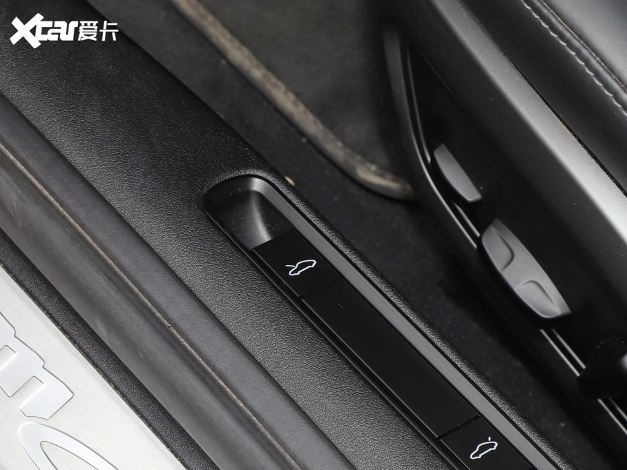 2020r911 Carrera Cabriolet 3.0T