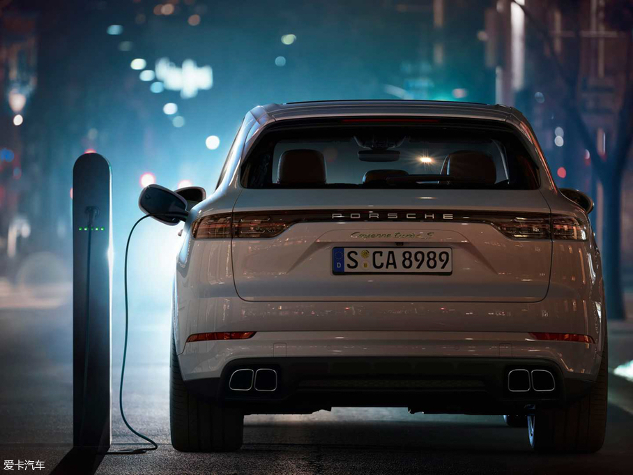 2020CayenneԴ Turbo S E-Hybrid