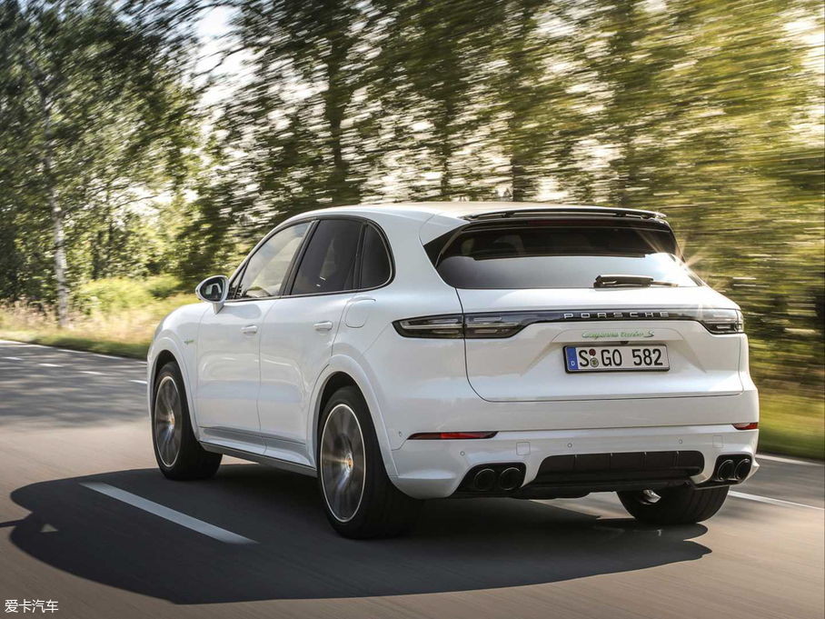 2020CayenneԴ Turbo S E-Hybrid