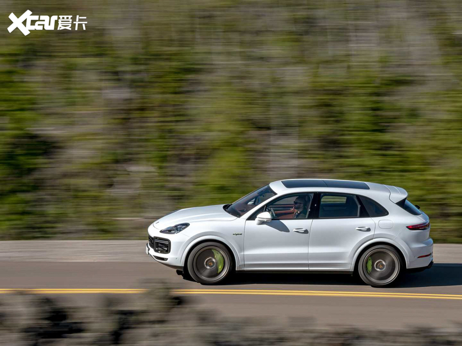 2020CayenneԴ Turbo S E-Hybrid