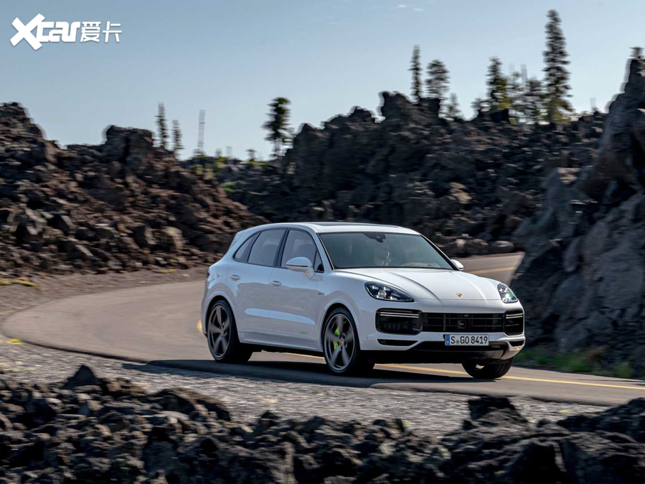 2020CayenneԴ Turbo S E-Hybrid