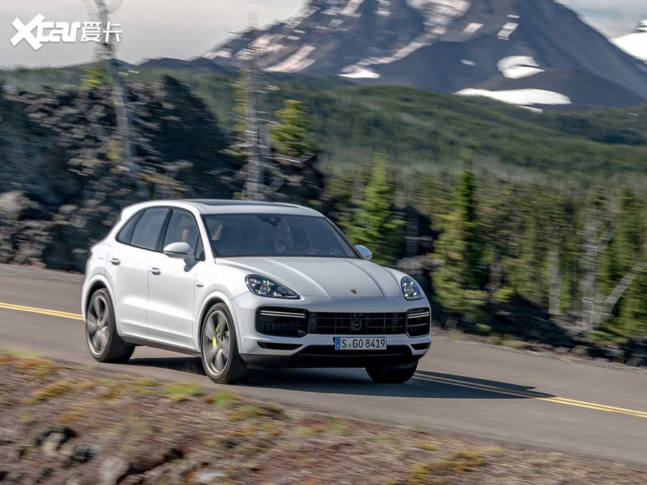 2020CayenneԴ Turbo S E-Hybrid