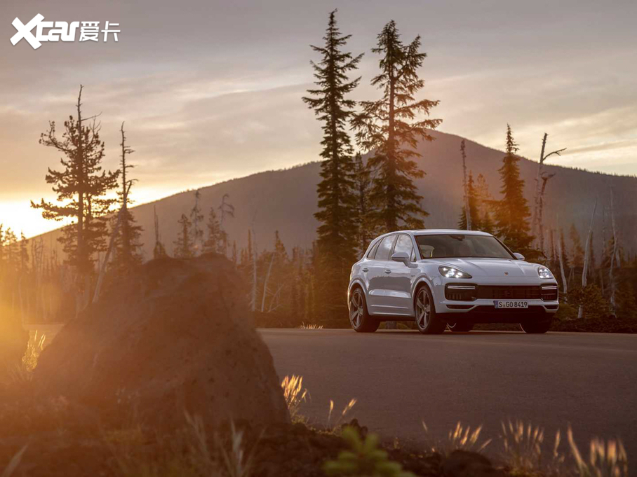 2020CayenneԴ Turbo S E-Hybrid