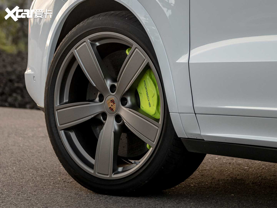 2020CayenneԴ Turbo S E-Hybrid