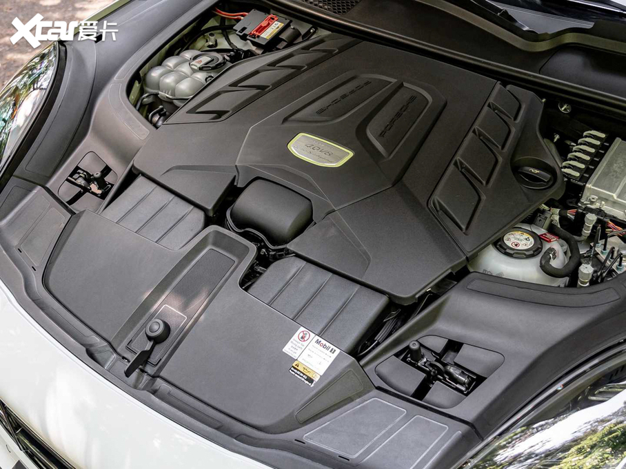 2020CayenneԴ Turbo S E-Hybrid