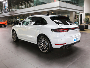 2020款 Turbo 2.9T 左后45度