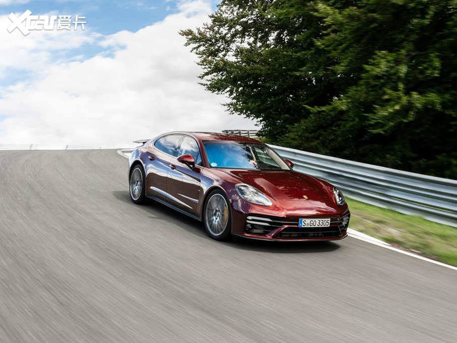 2021Panamera Turbo S