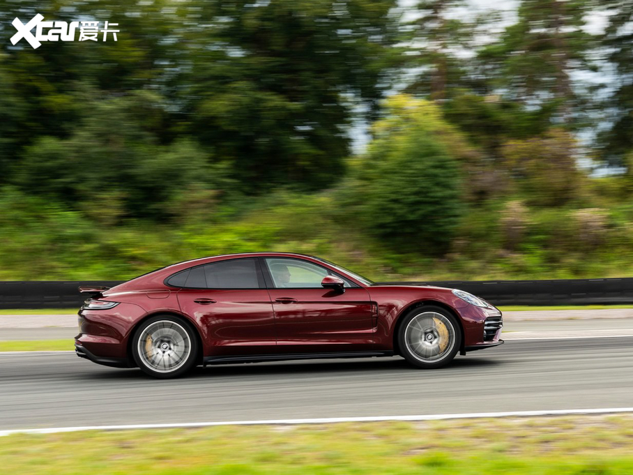 2021Panamera Turbo S