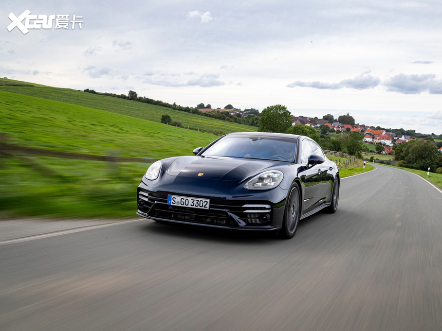 2021Panamera Turbo S L