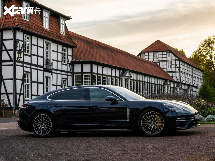 2021Panamera Turbo S L