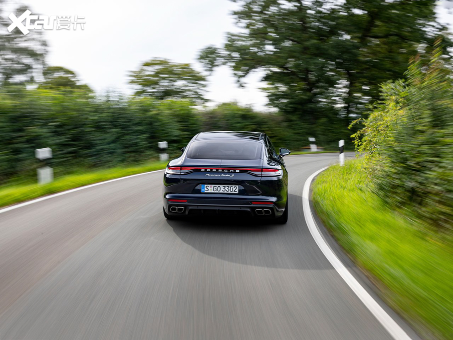 2021Panamera Turbo S L