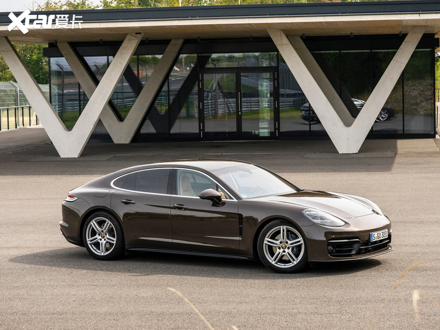 2021Panamera 4