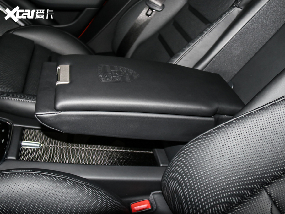 2021Panamera Turbo S