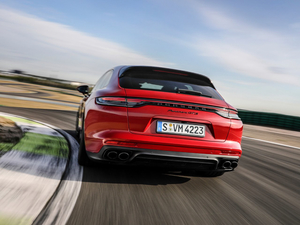 2021款GTS Sport Turismo 整体外观