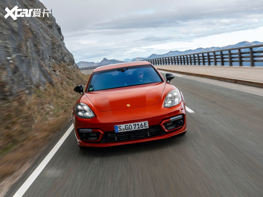 2021PanameraԴ 4 E-Hybrid Sport Turismo