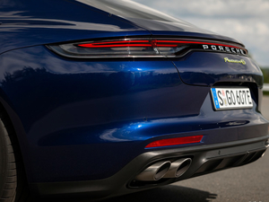 20214S E-Hybrid (x)(ji)^