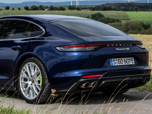 20214S E-Hybrid (x)(ji)^