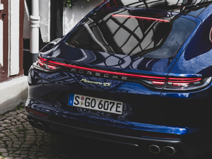 20214S E-Hybrid (x)(ji)^