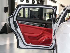 2021款4S E-Hybrid 行政加长版 空间座椅