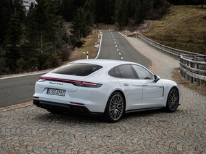 2021Turbo S E-Hybrid w^