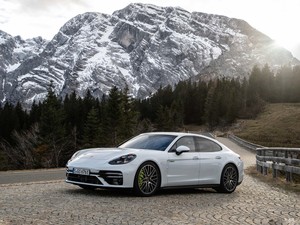 2021Turbo S E-Hybrid w^