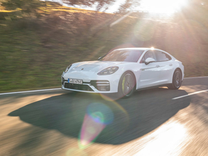 2021Turbo S E-Hybrid w^